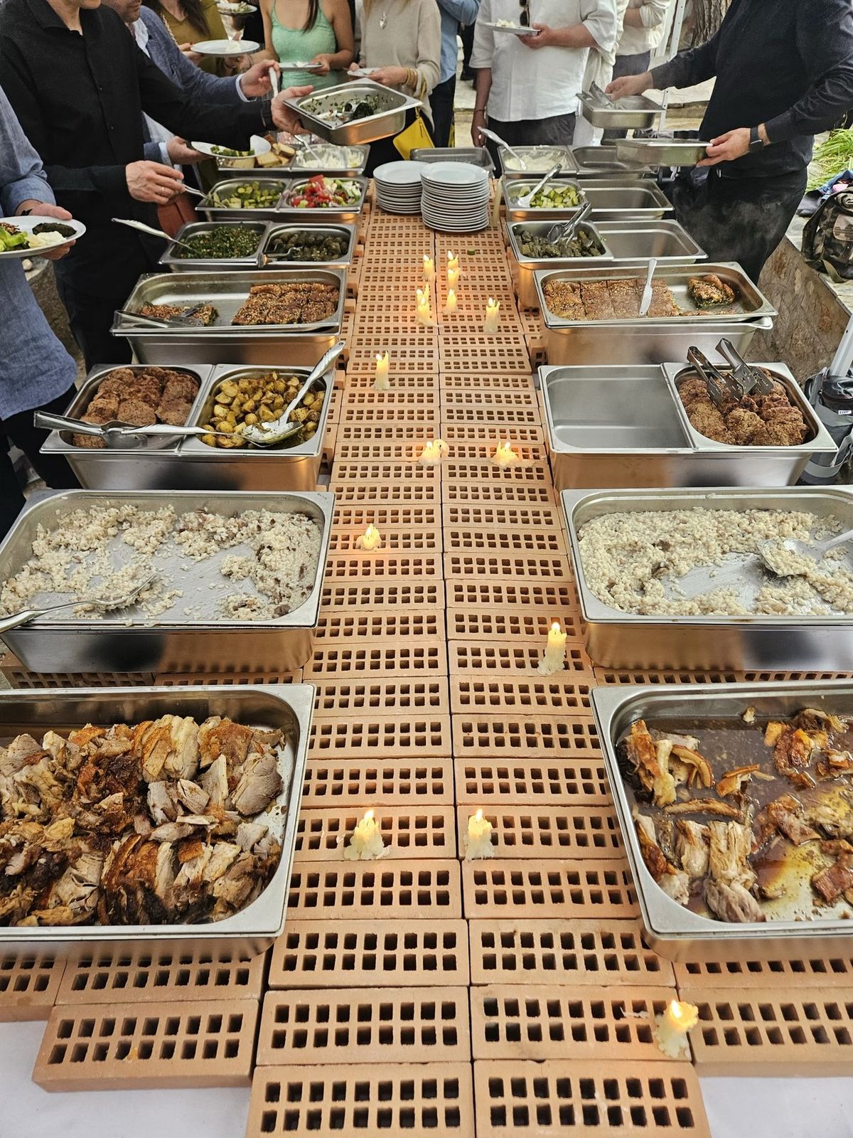 Buffet, trays, sharing