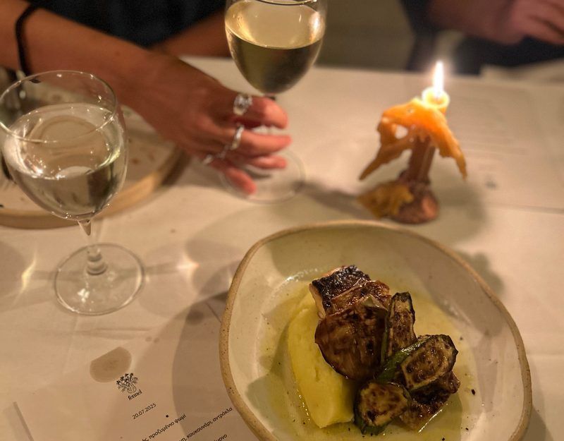 Candlelight, white wine, vegetables