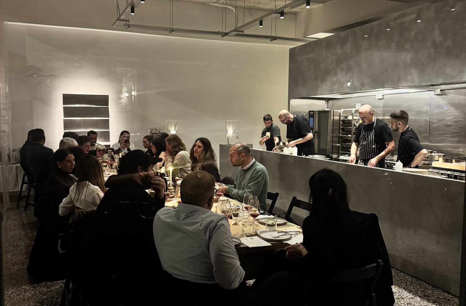 Communal table, open kitchen