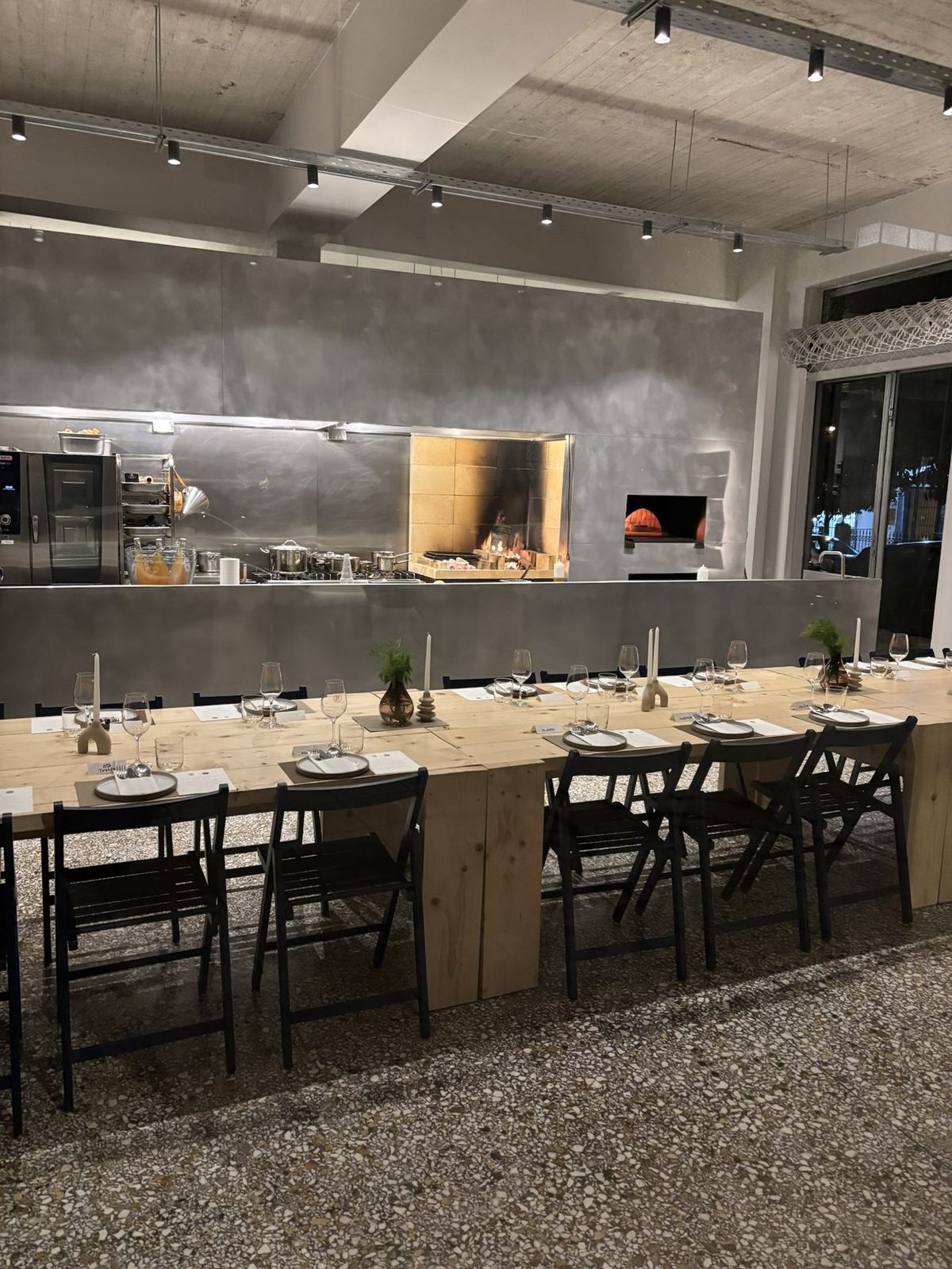 Dining room, table set